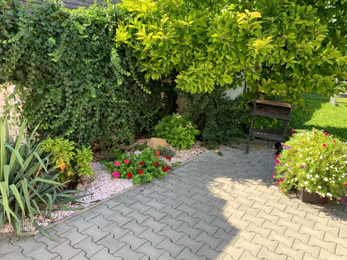 Villa Alia House With Garden In Piestany Esterno foto