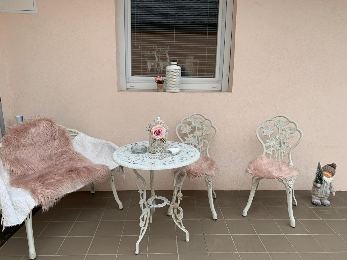 Villa Alia House With Garden In Piestany Esterno foto