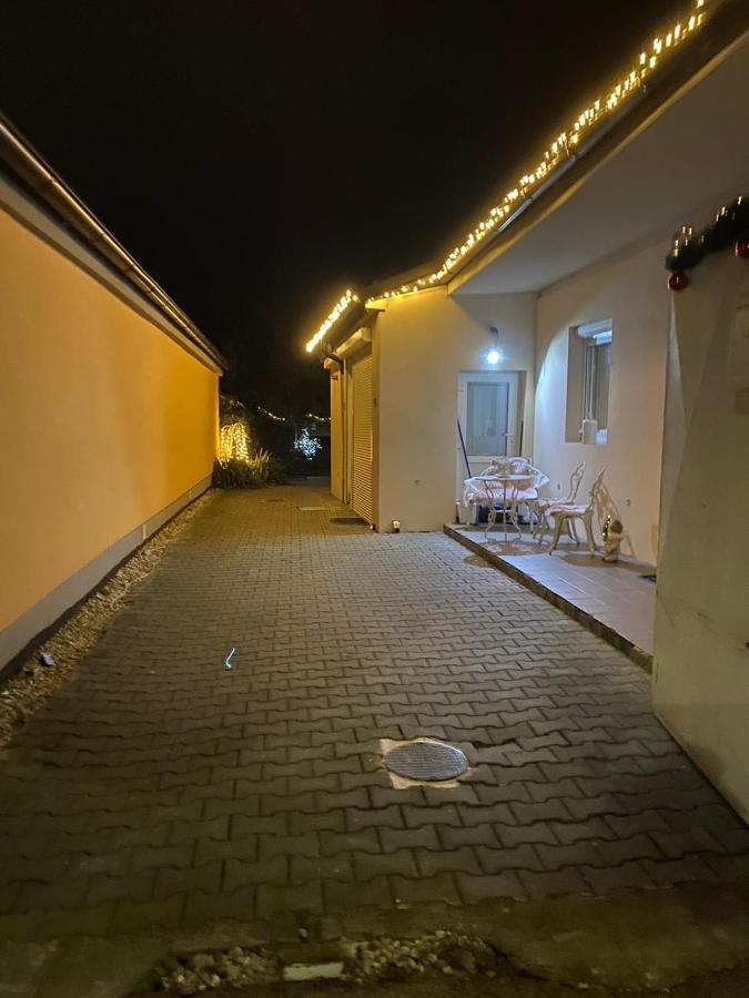 Villa Alia House With Garden In Piestany Esterno foto
