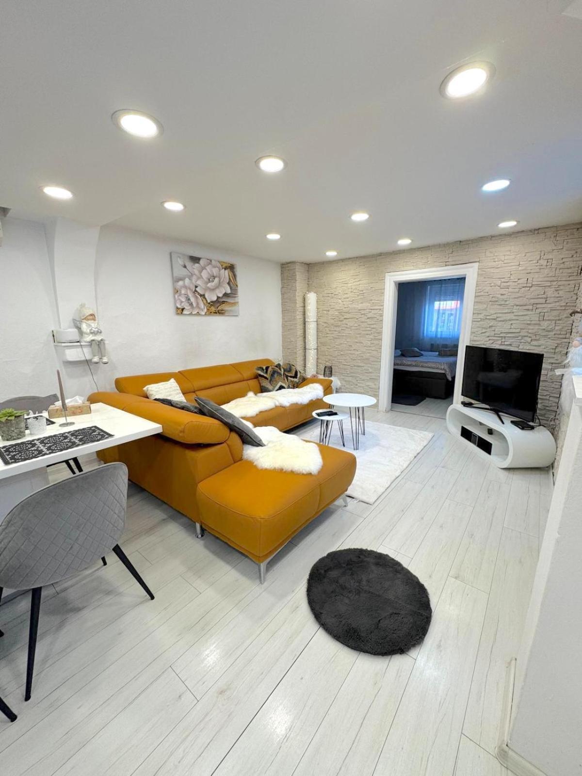 Villa Alia House With Garden In Piestany Esterno foto